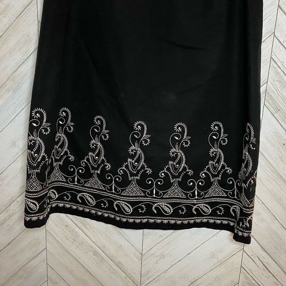 Nygard embroidered hem black and white skirt - Picture 3 of 5